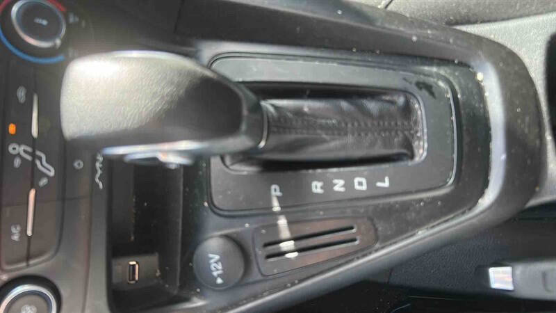 Used 2018 Ford Focus SE FWD image 16