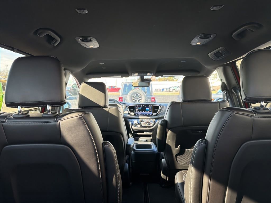 New 2026 Chrysler Pacifica Select FWD image 15