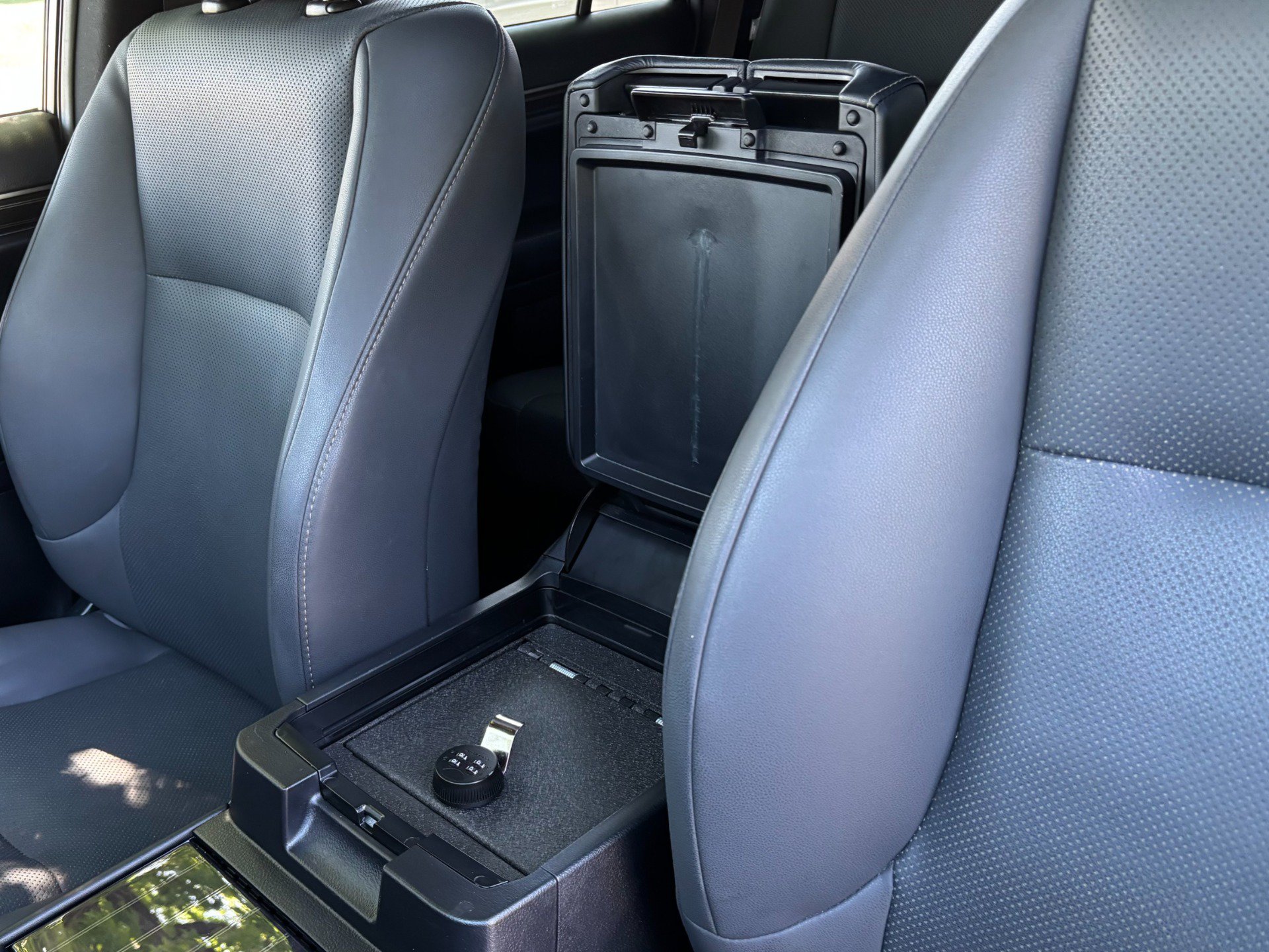 Used 2023 Lexus GX 460 Premium w/ Premium Plus Package AWD/4WD image 15