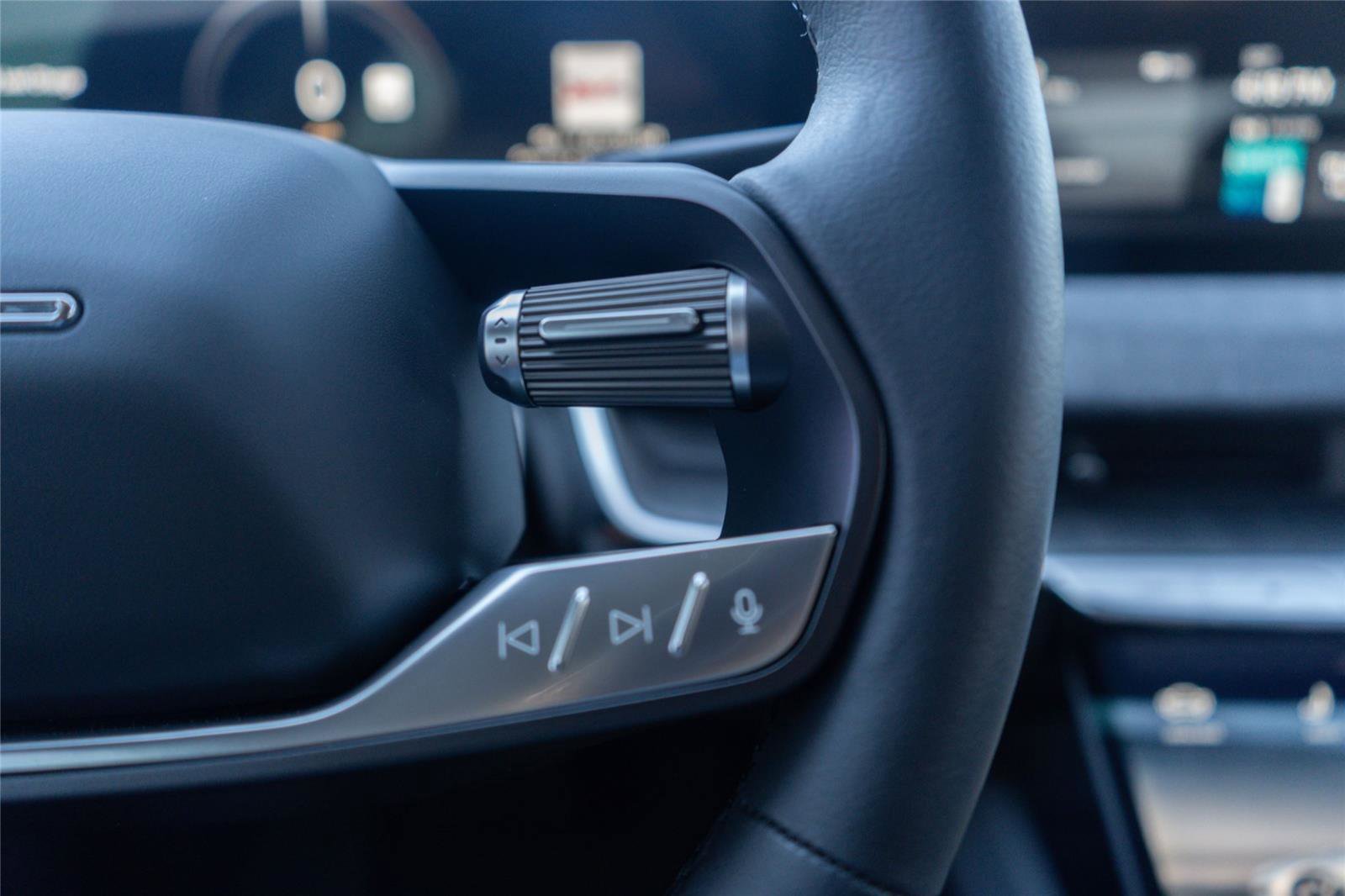 Used 2025 Lucid Air Touring image 12