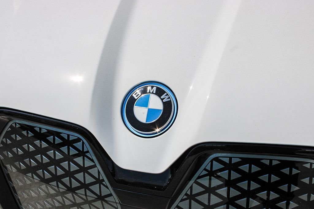 Used 2025 BMW iX xDrive50 AWD/4WD image 6