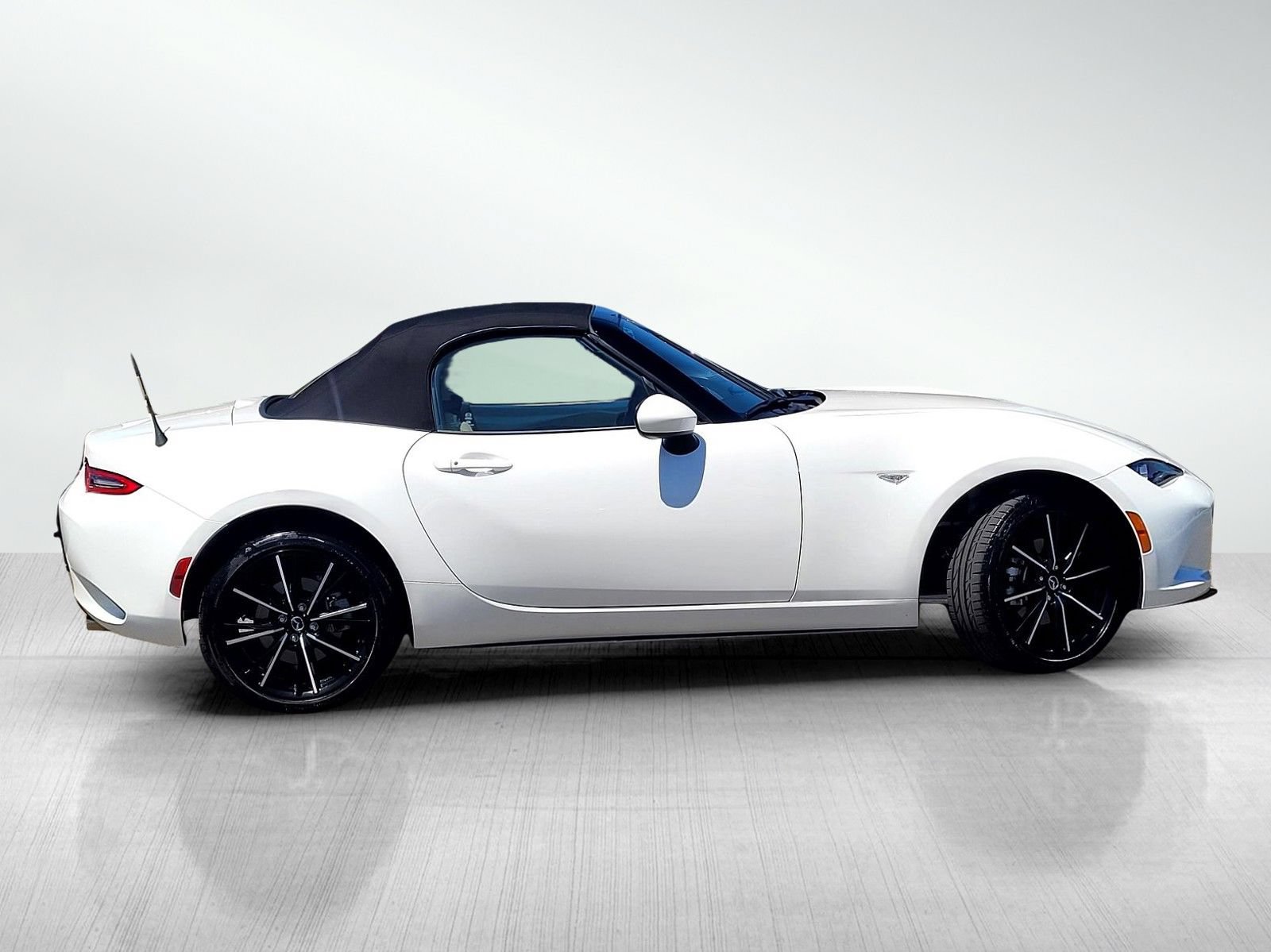 Certified 2025 MAZDA MX-5 Miata Grand Touring RWD image 3