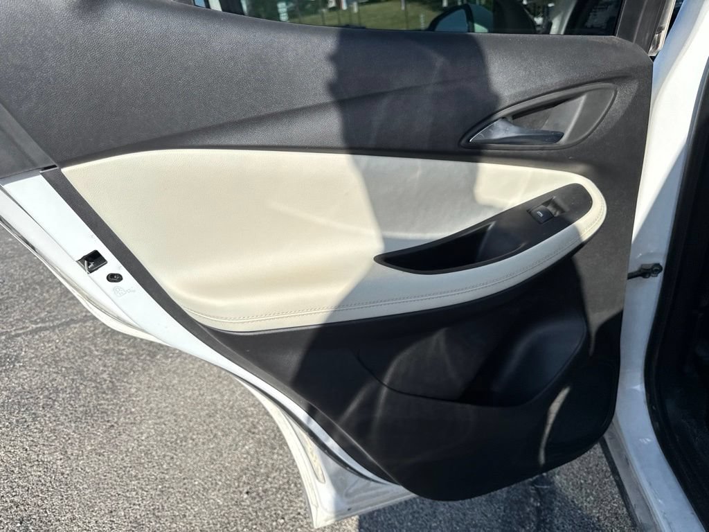 Used 2022 Buick Encore GX Essence w/ Advanced Technology Package FWD image 10