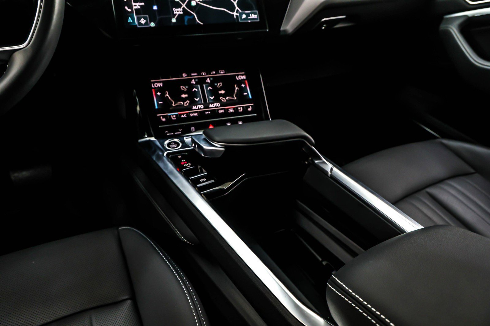 Used 2024 Audi Q8 e-tron Premium Plus image 6