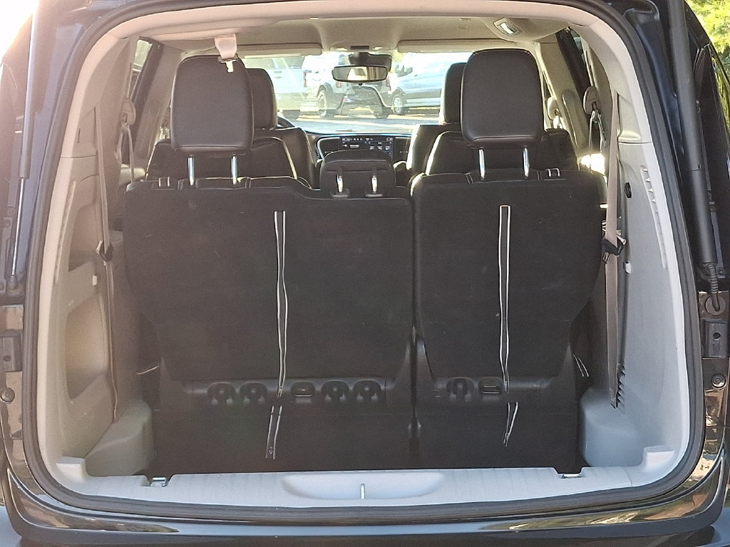 Used 2024 Chrysler Pacifica Touring-L FWD image 31