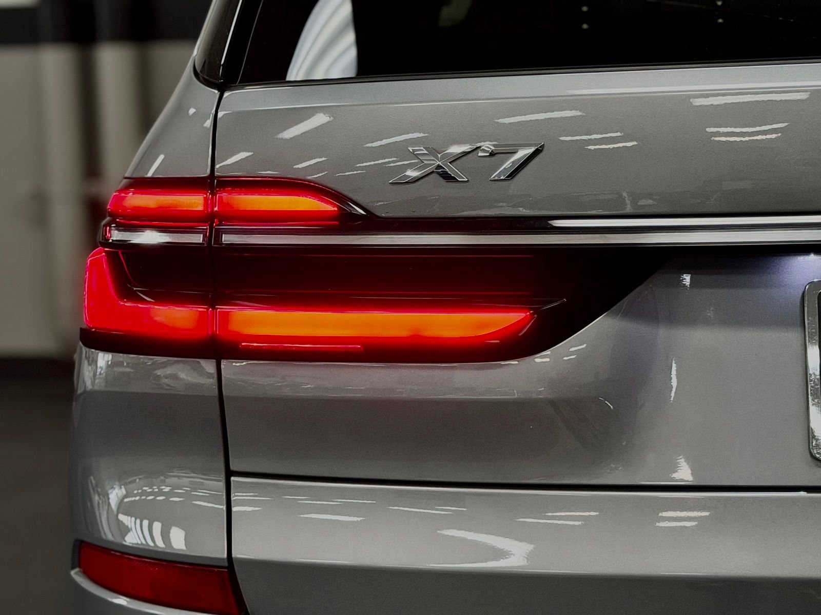 Used 2023 BMW X7 xDrive40i w/ M Sport Package image 13