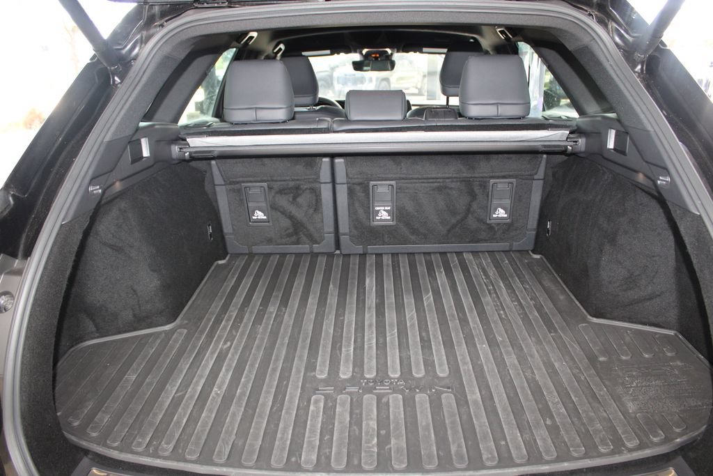 Certified 2025 Toyota Crown Signia AWD/4WD image 61
