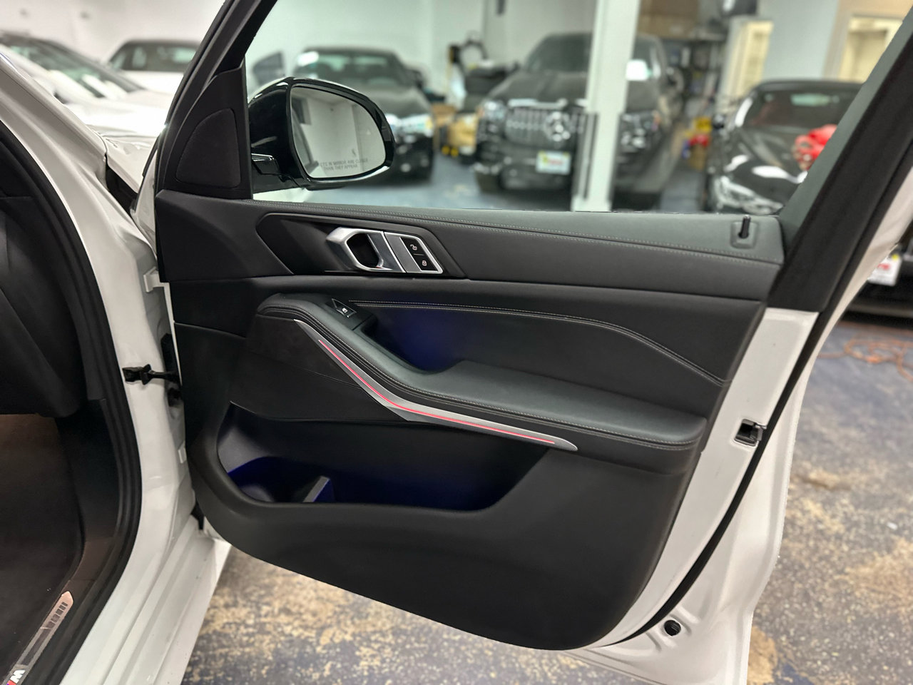 Used 2022 BMW X5 xDrive40i w/ M Sport Package AWD/4WD image 30