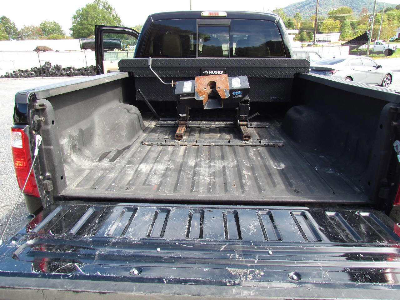 Used 2016 Ford F250 Lariat w/ Lariat Interior Package image 25