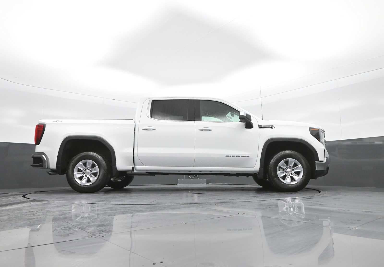New 2026 GMC Sierra 1500 SLE w/ Preferred Package AWD/4WD image 25