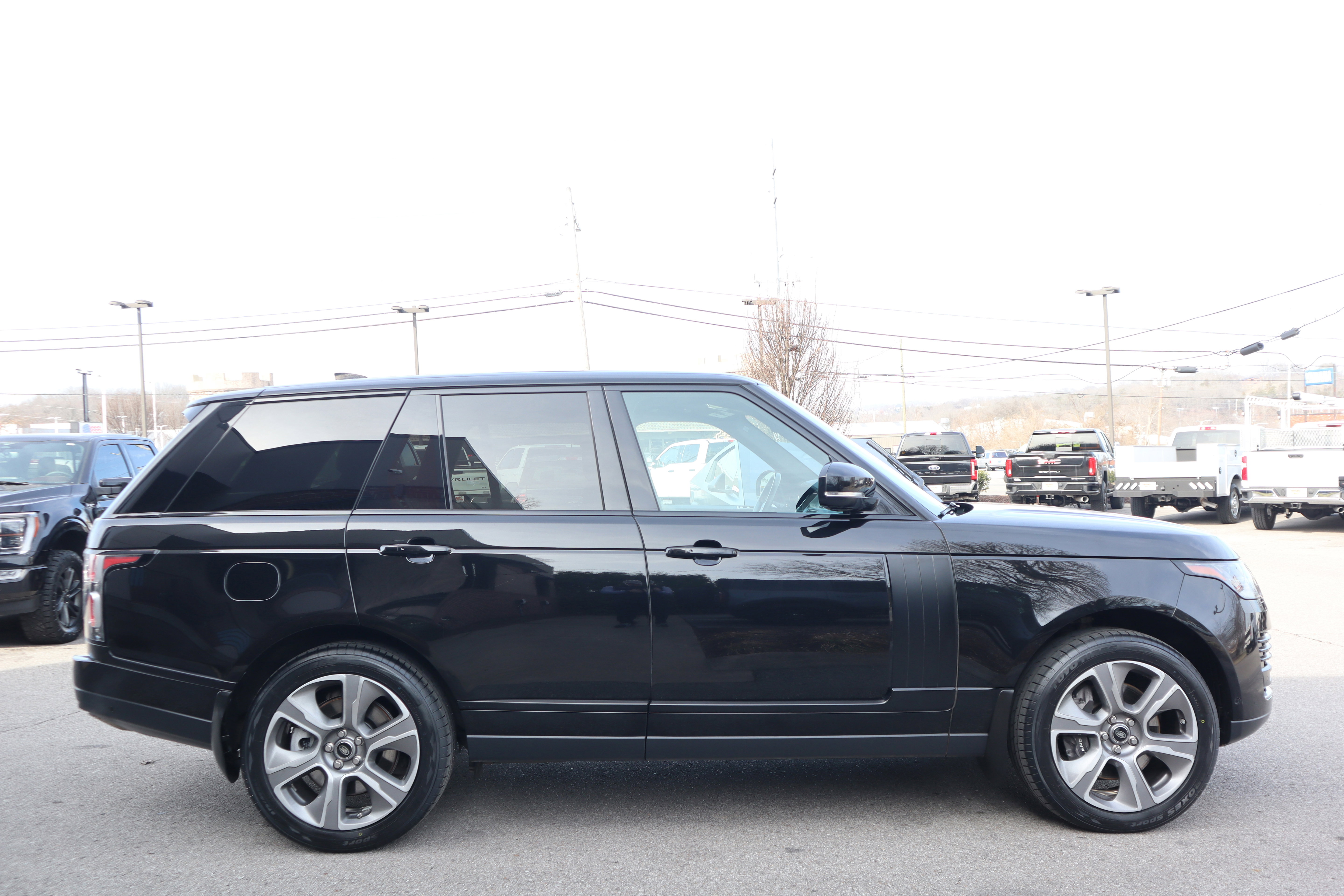 Used 2020 Land Rover Range Rover HSE image 6