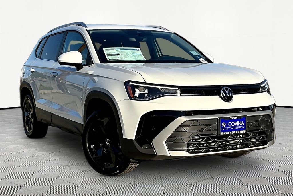 New 2026 Volkswagen Taos SE image 1
