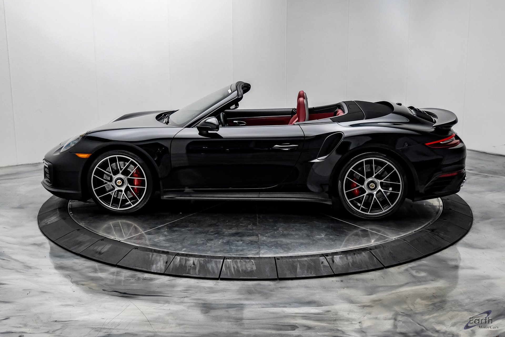 Used 2019 Porsche 911 Turbo image 7