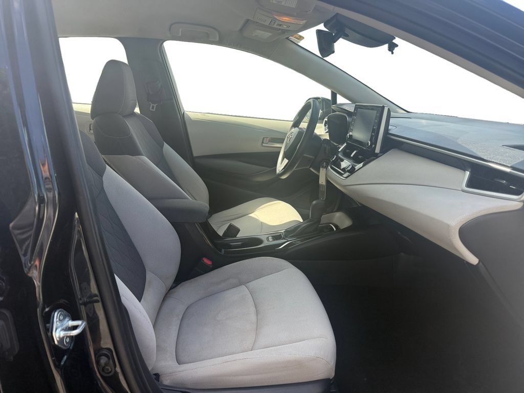 Used 2020 Toyota Corolla LE FWD image 15