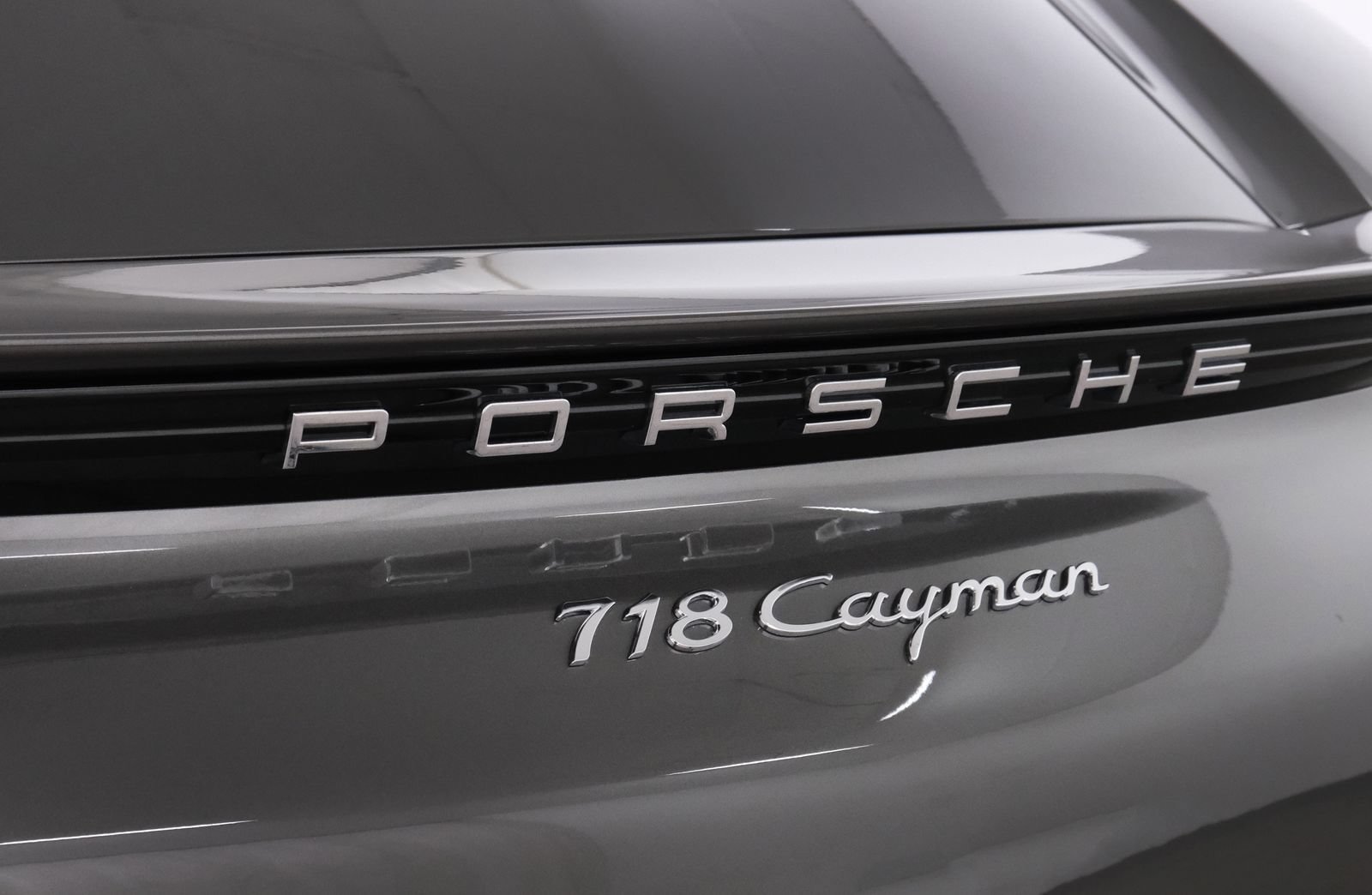 Used 2021 Porsche 718 Cayman RWD image 5