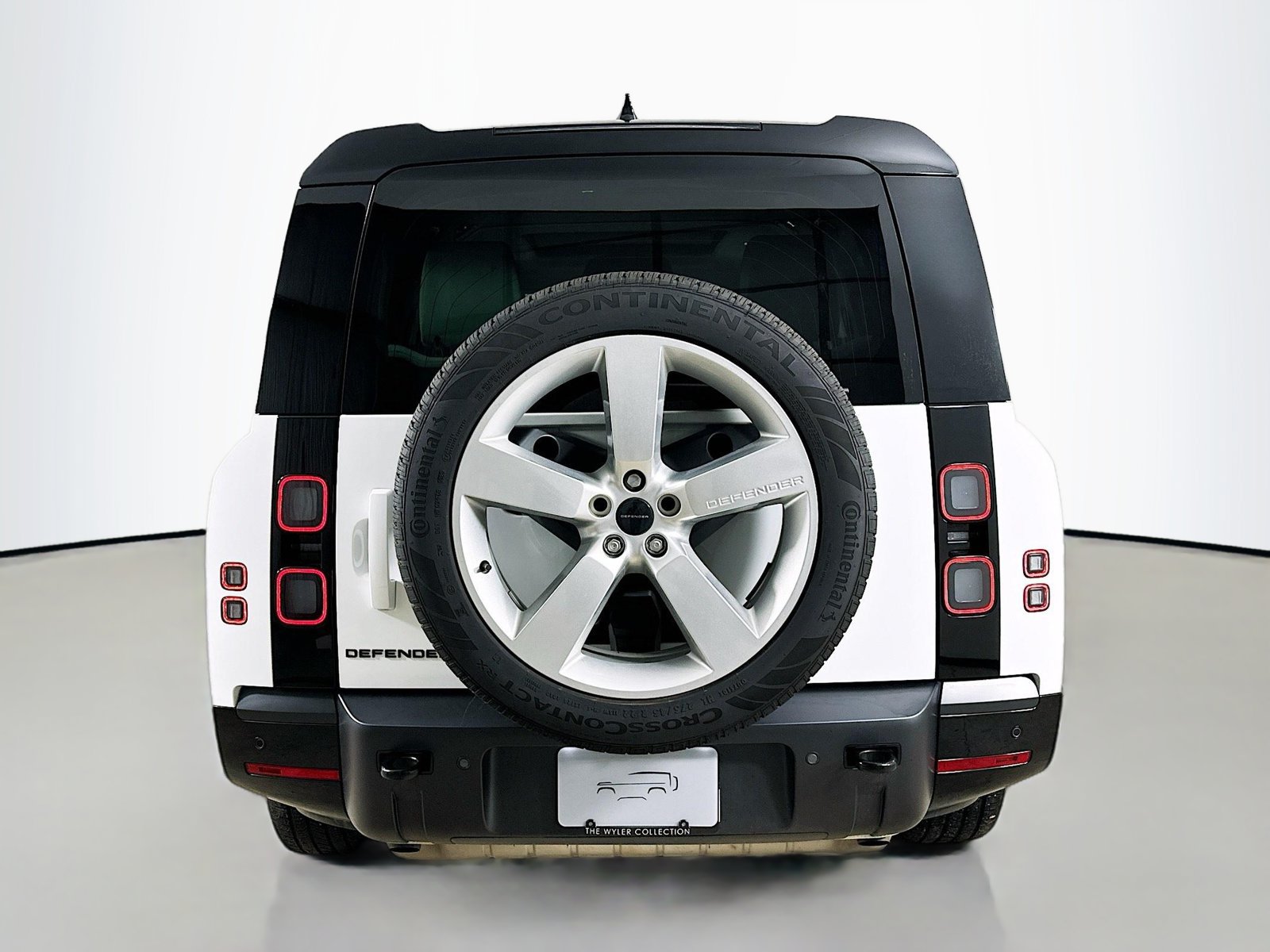 New 2026 Land Rover Defender 130 X-Dynamic SE AWD/4WD image 6