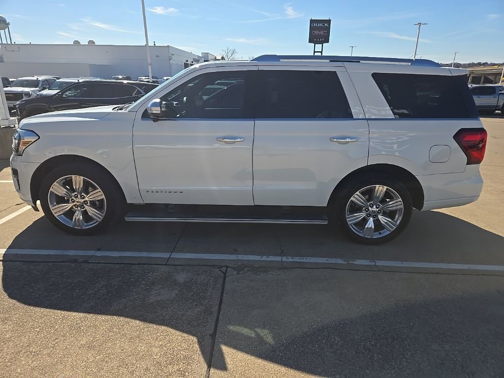 Used 2023 Ford Expedition Platinum image 11