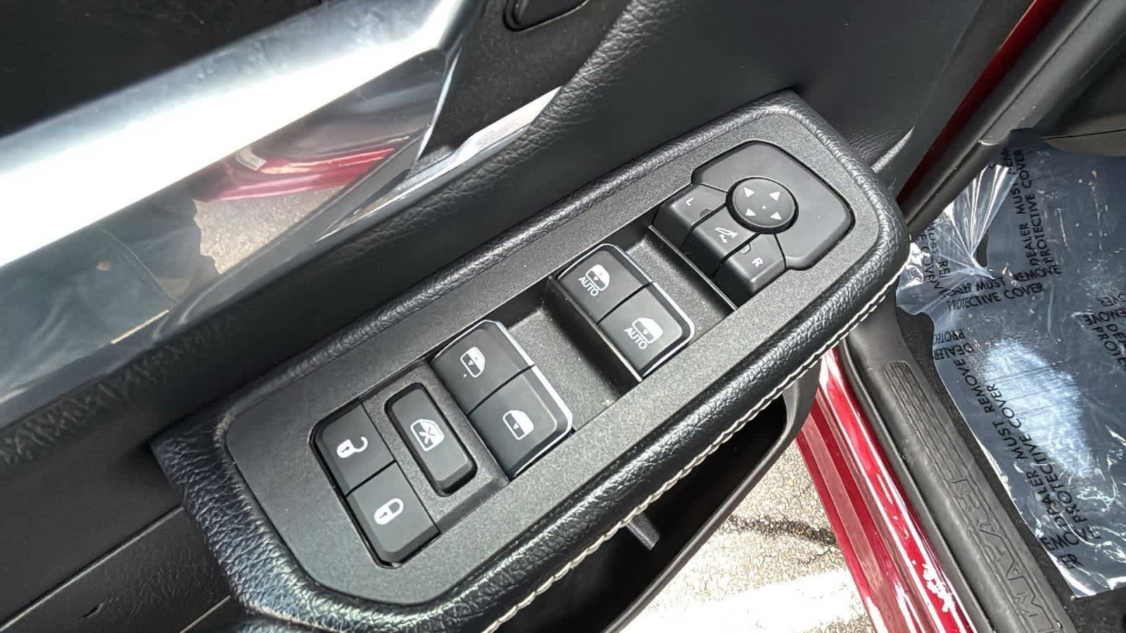 Used 2025 RAM 1500 Laramie image 24