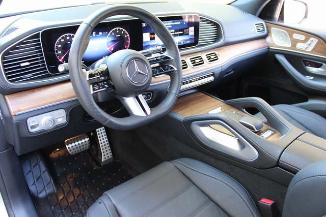 Used 2024 Mercedes-Benz GLS 450 4MATIC w/ AMG Line Exterior image 9