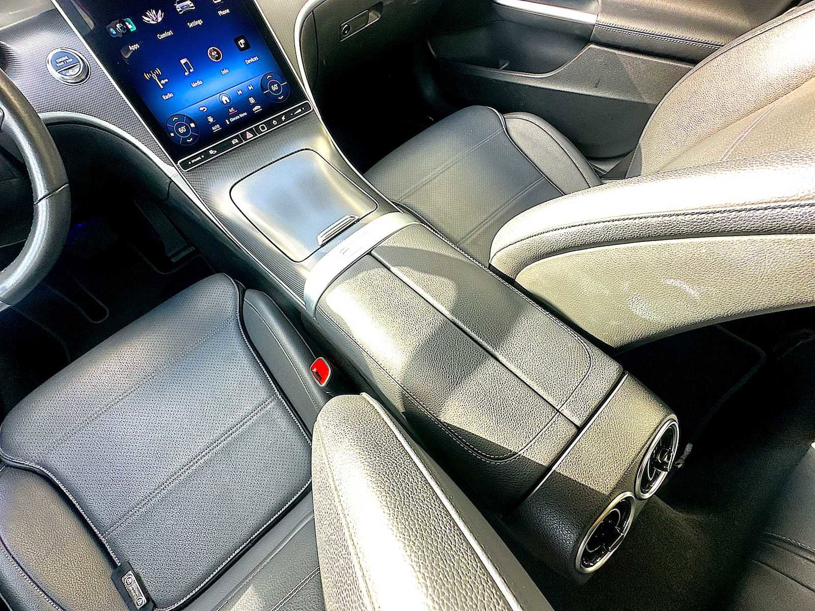 Used 2024 Mercedes-Benz C 300 4MATIC Sedan image 22