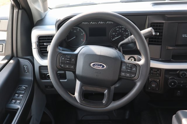 New 2026 Ford F250 XL w/ XL Chrome Package image 4