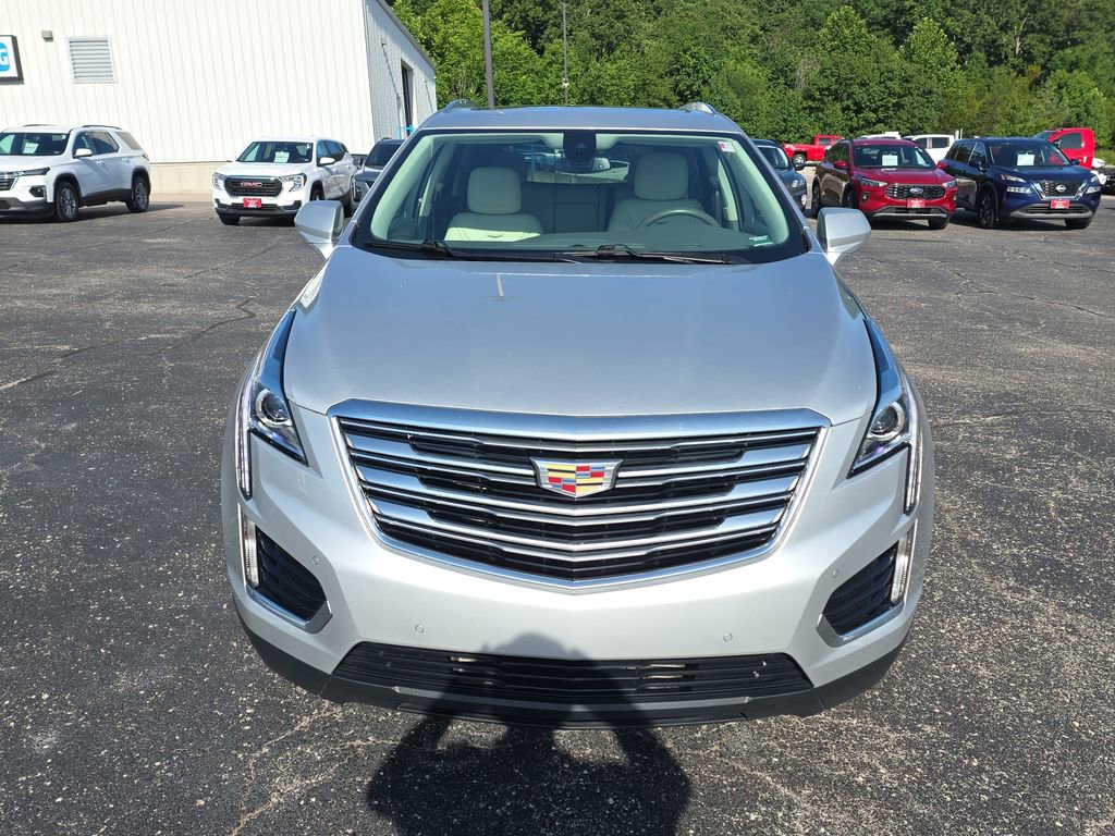 Used 2018 Cadillac XT5 Luxury w/ Driver Awareness Package FWD image 3