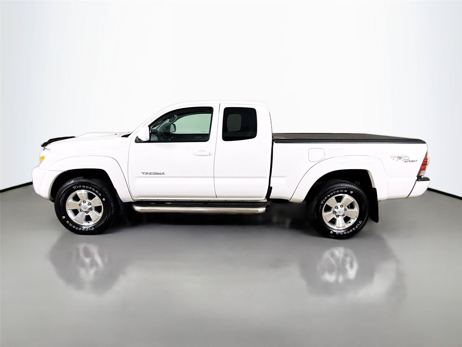 Used 2011 Toyota Tacoma 4x4 Access Cab V6 w/ TRD Sport Pkg image 8