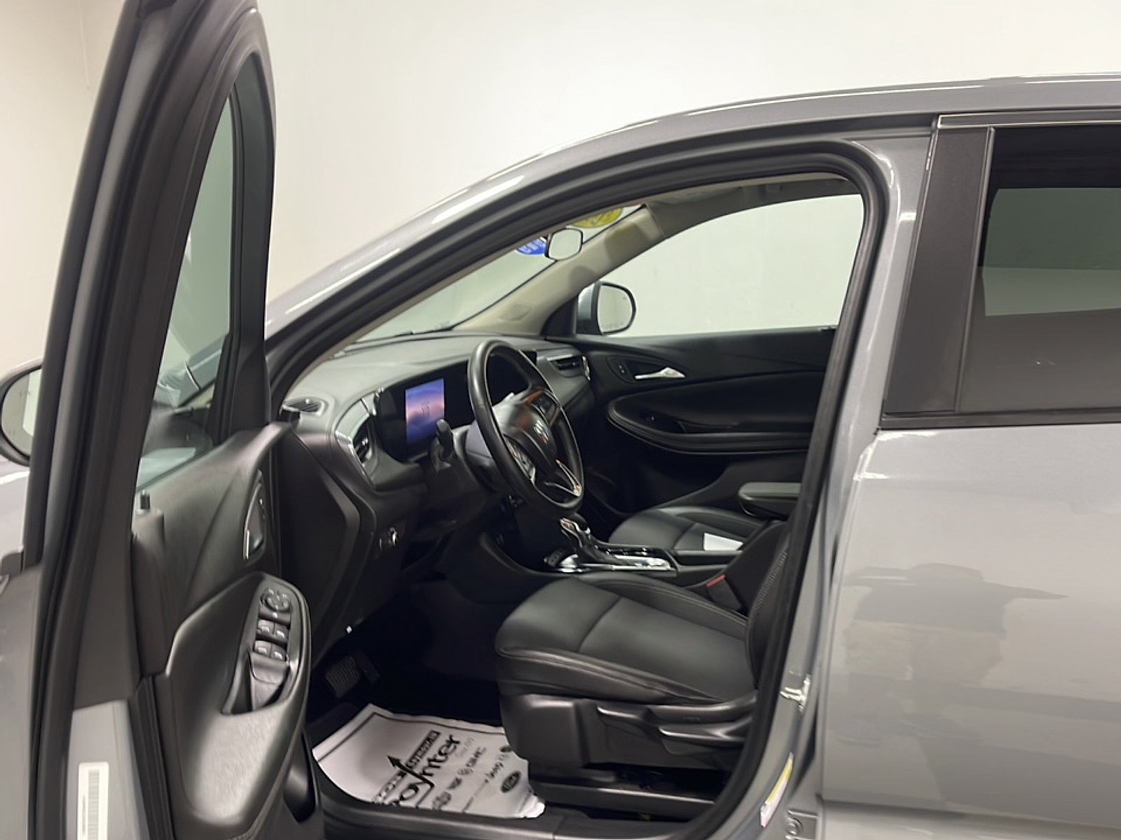Used 2025 Buick Encore GX Preferred AWD/4WD image 2