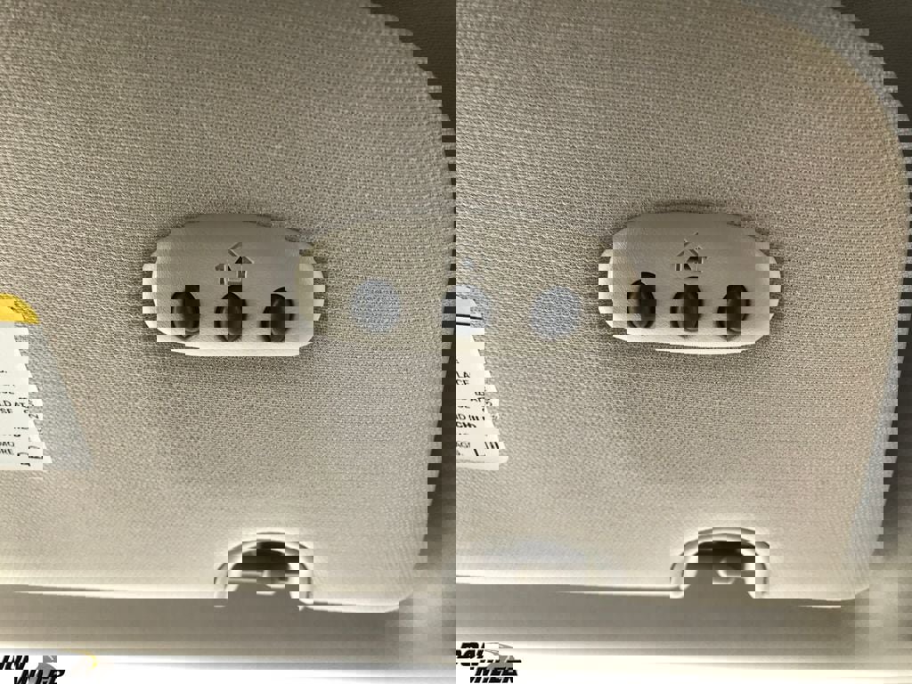 Certified 2016 Chrysler Town & Country Touring w/ Driver Convenience Group image 23