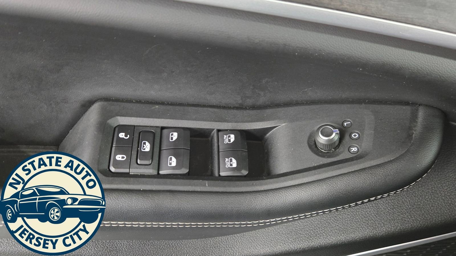 Used 2022 Jeep Grand Cherokee Limited 4xe image 28