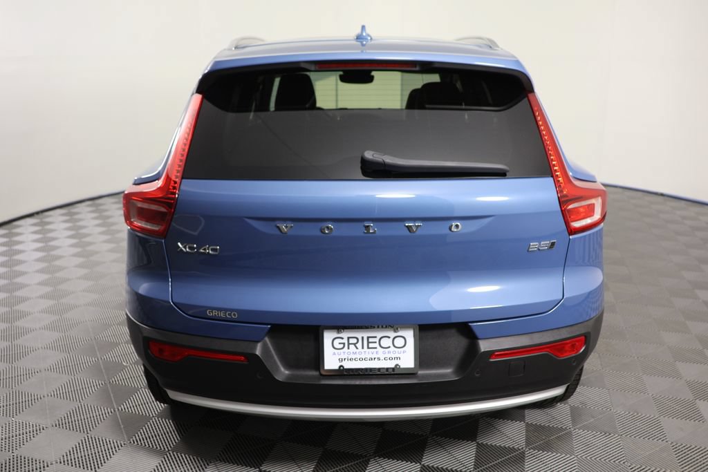 Used 2024 Volvo XC40 B5 Plus AWD/4WD image 7