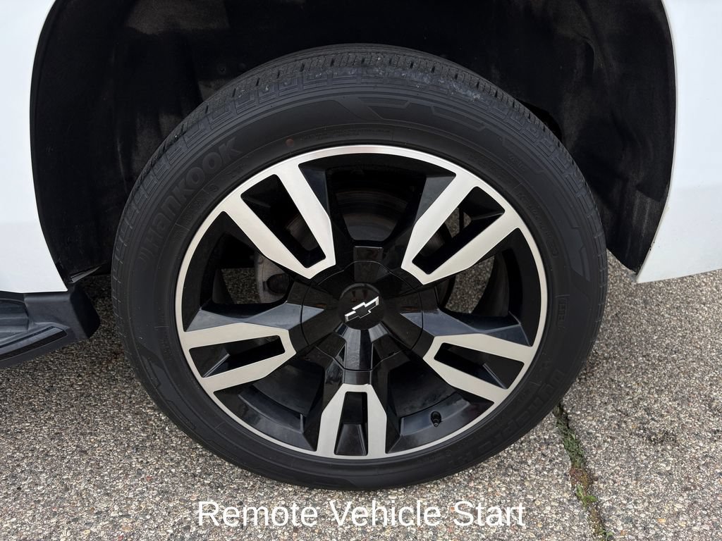 Used 2020 Chevrolet Tahoe Premier w/ RST 6.2L Performance Edition AWD/4WD image 26