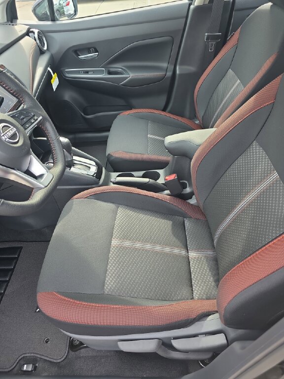 New 2025 Nissan Versa SR w/ Trunk Package image 5