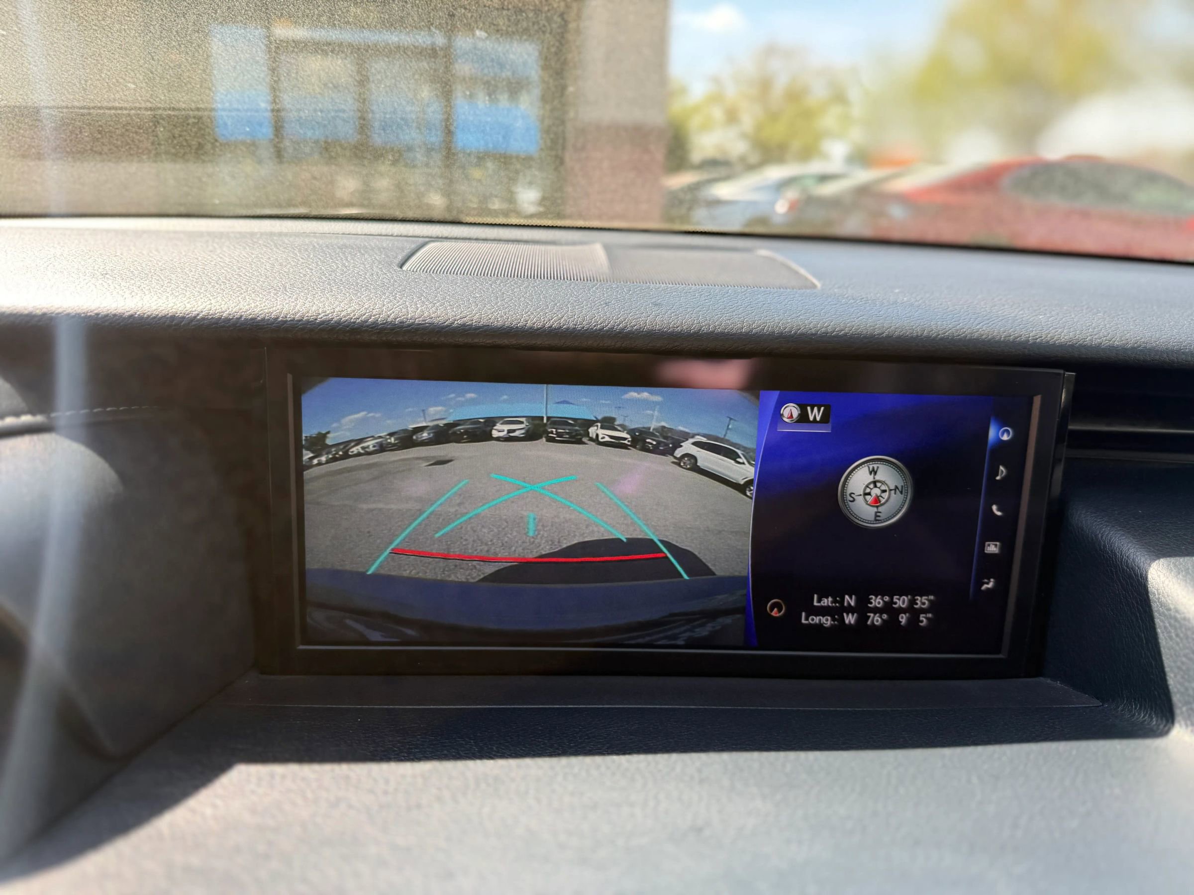 Used 2018 Lexus IS 350 AWD image 32