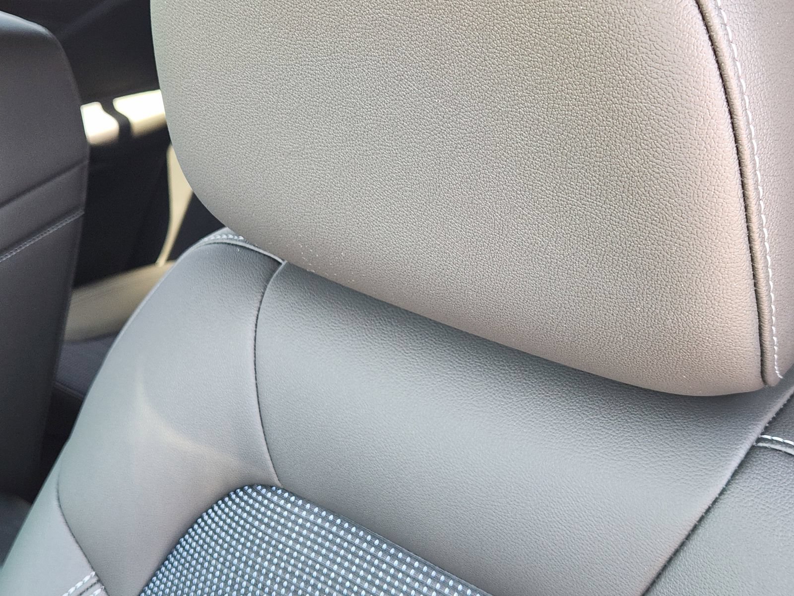 New 2026 Buick Envista Sport Touring w/ Convenience I Package FWD image 18