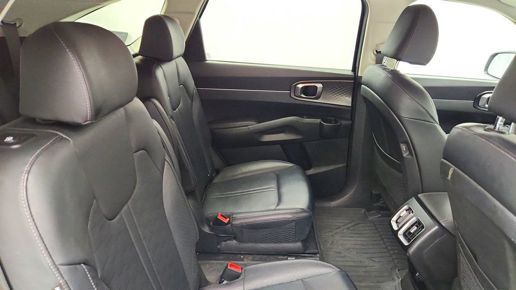 Used 2025 Kia Sorento EX AWD/4WD image 25