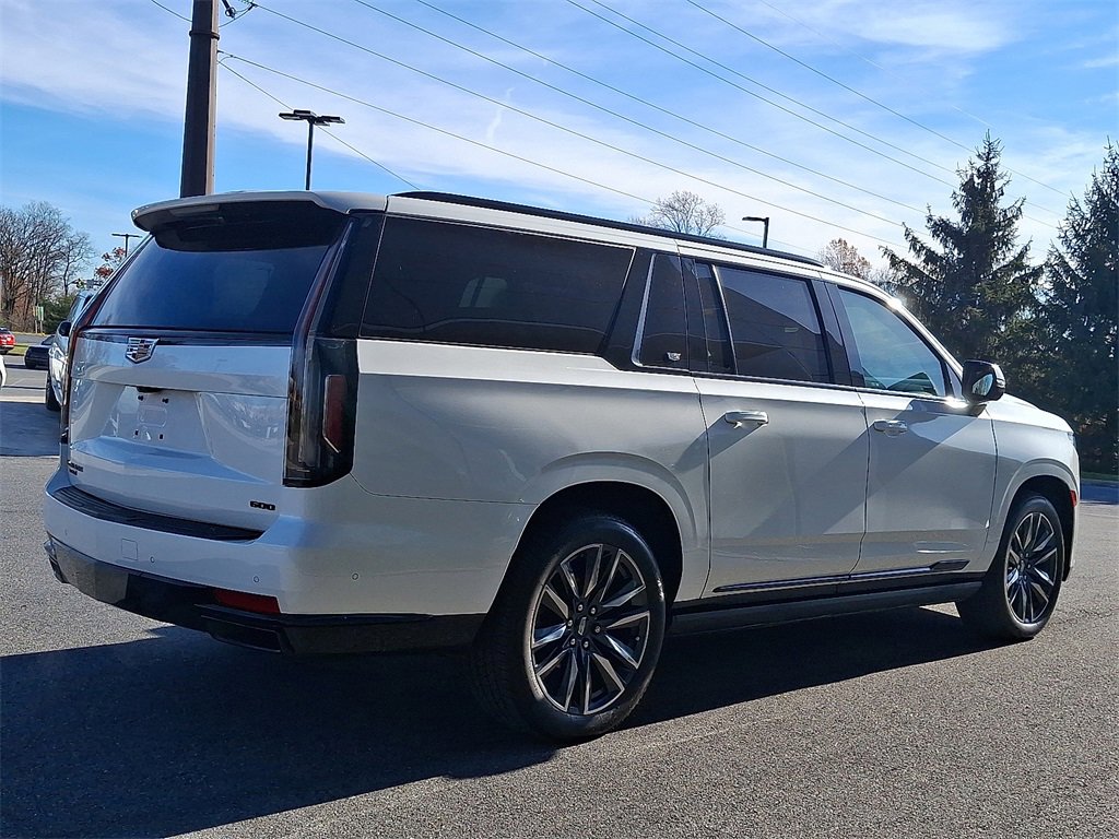 Used 2023 Cadillac Escalade ESV Sport Platinum image 5