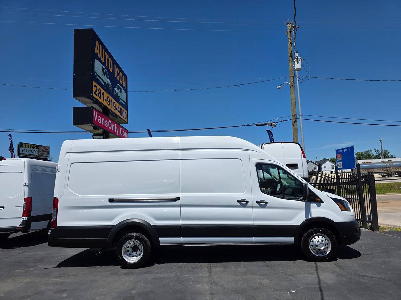 Used 2023 Ford Transit 350 148 High Roof Extended DRW RWD image 3