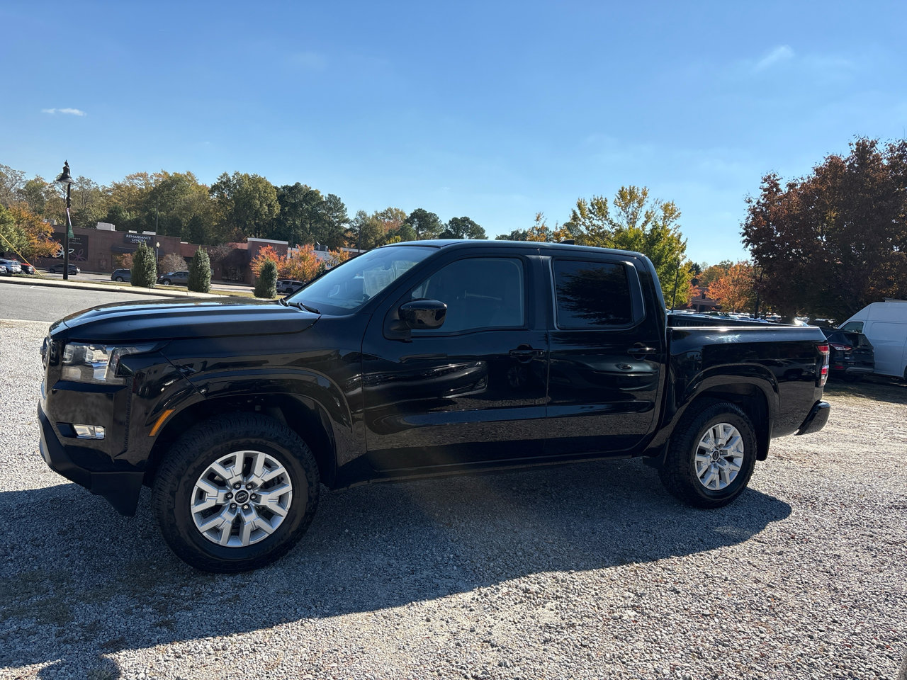 Used 2022 Nissan Frontier SV image 14