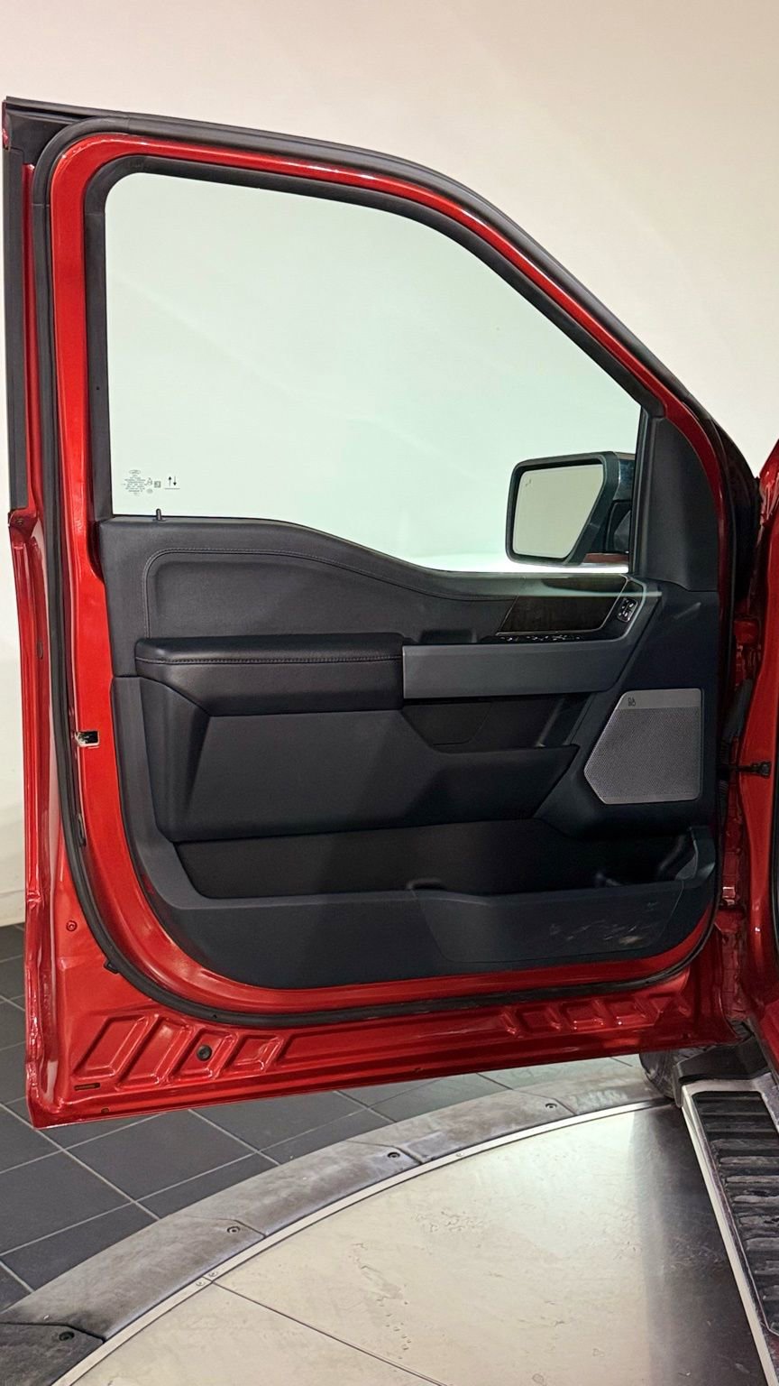 Used 2023 Ford F150 Lariat image 33