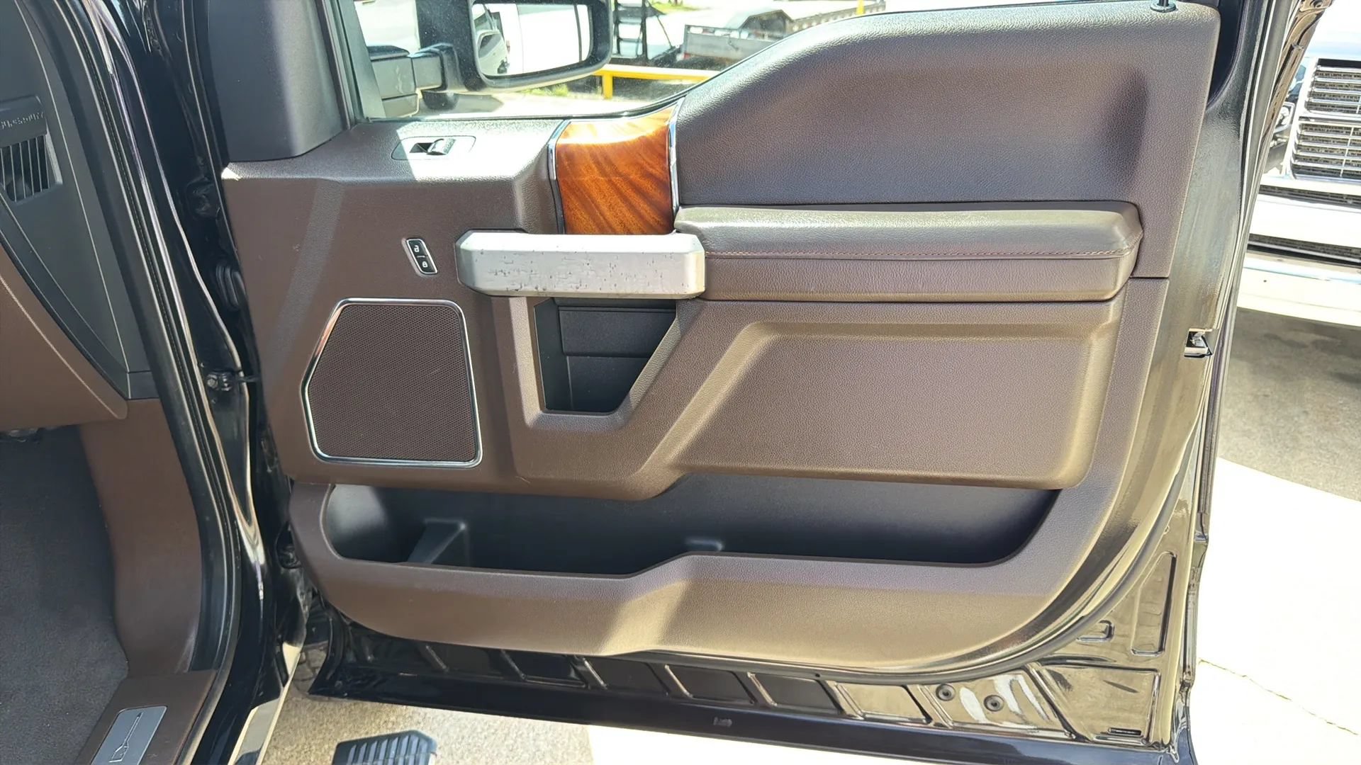 Used 2019 Ford F250 King Ranch w/ King Ranch Ultimate Package AWD/4WD image 18