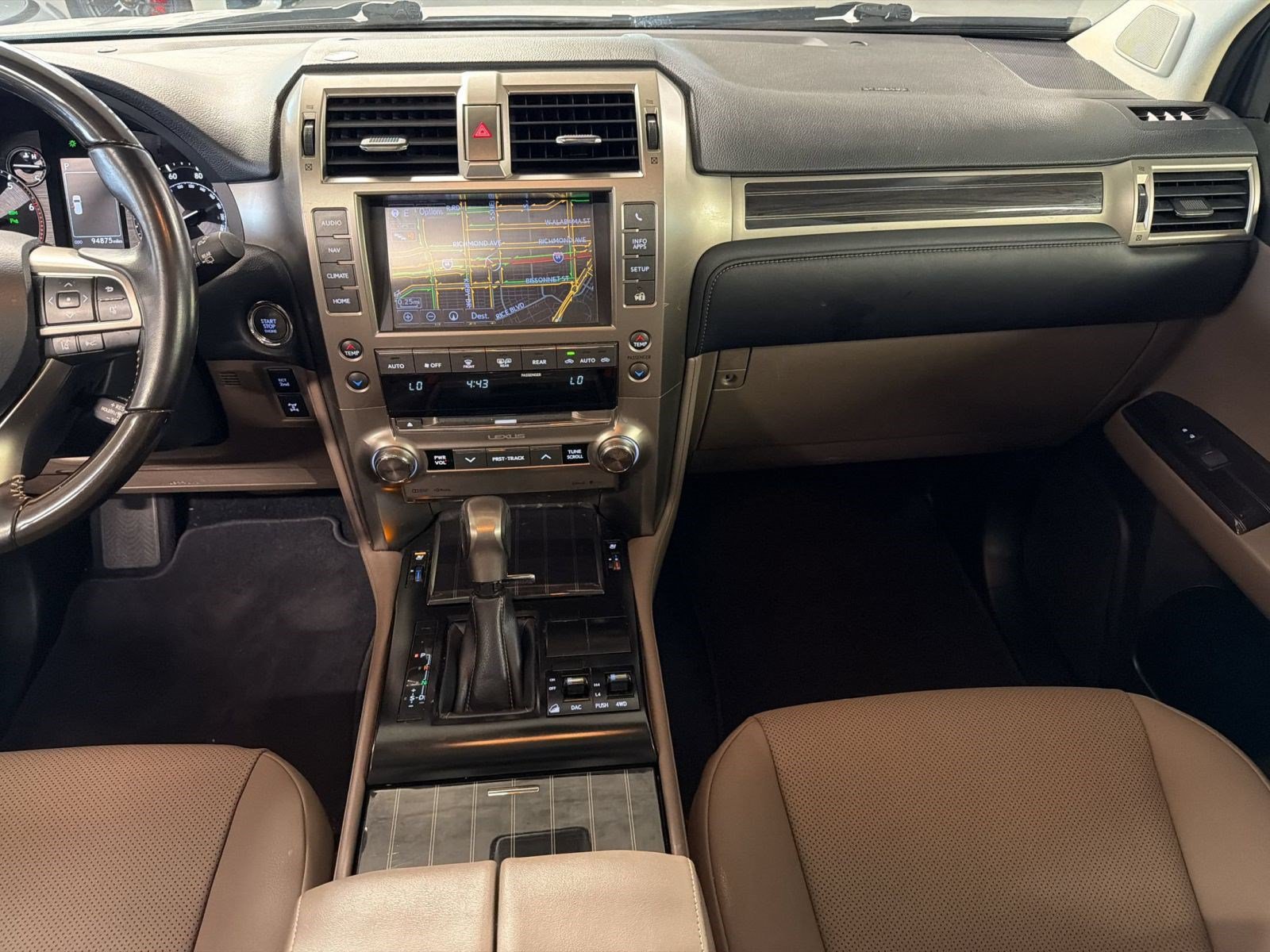 Used 2020 Lexus GX 460 Premium w/ Premium Package AWD/4WD image 18