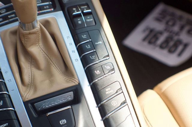 Used 2016 Porsche Macan S image 30