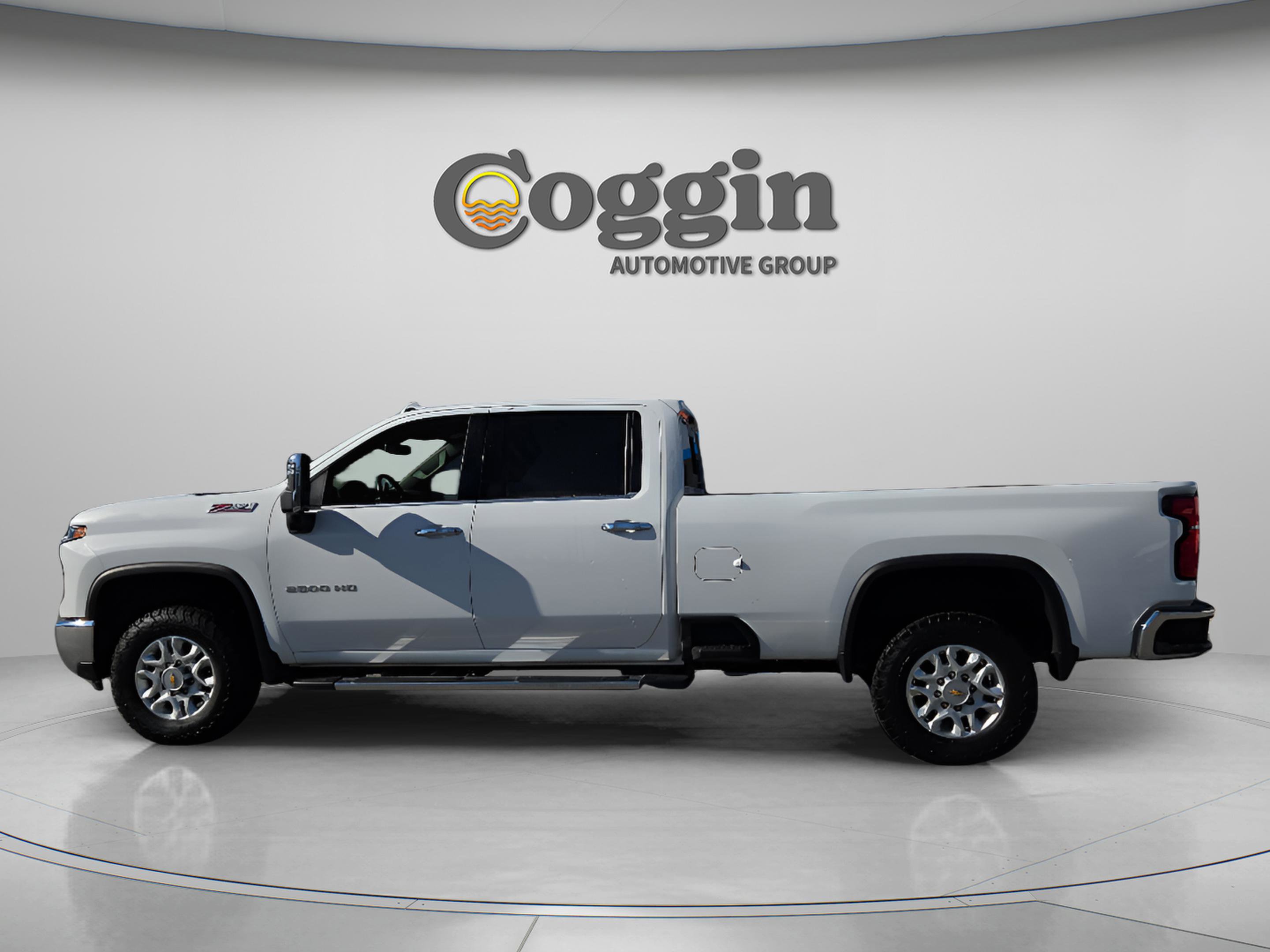 Used 2024 Chevrolet Silverado 2500 LTZ w/ LTZ Plus Package image 3