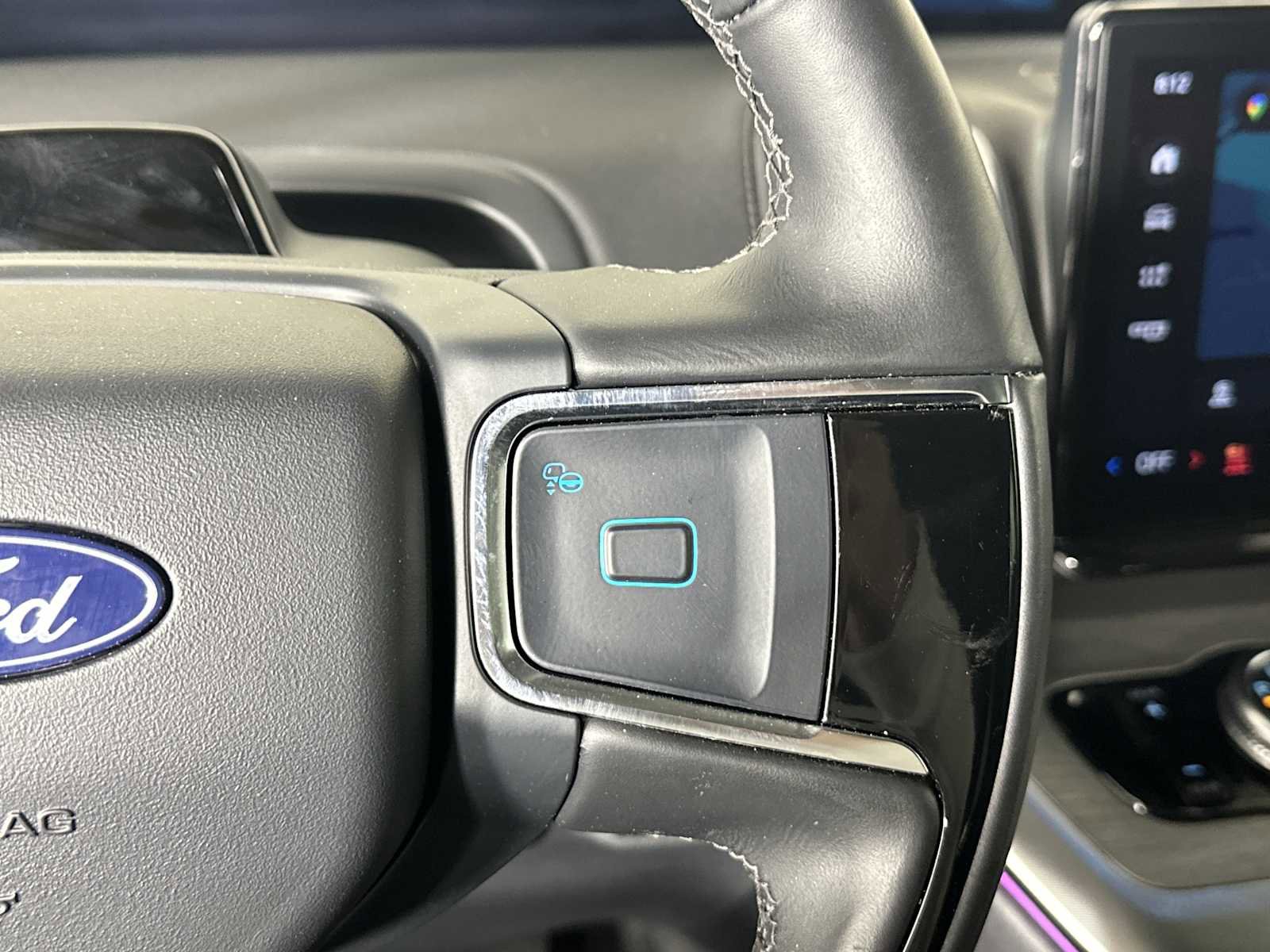 Used 2025 Ford Expedition Max Platinum w/ Driver's Package AWD/4WD image 31