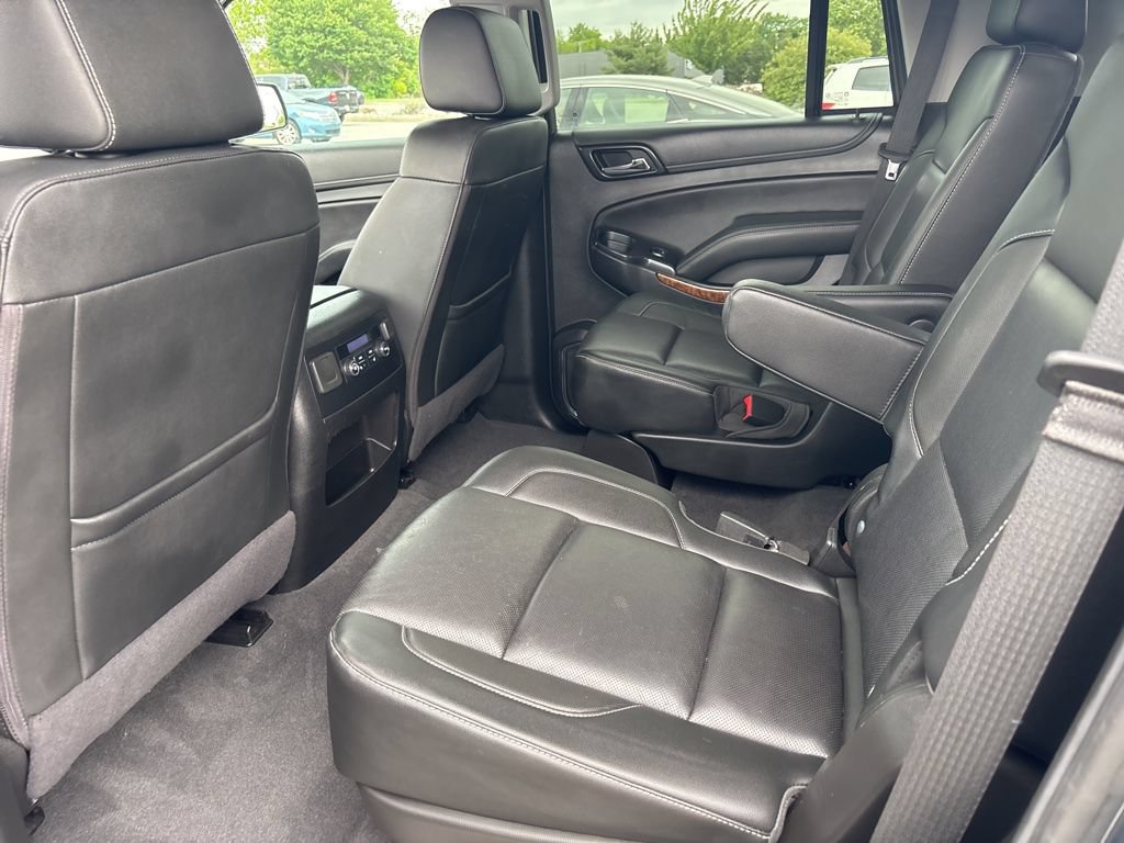 Used 2020 Chevrolet Tahoe Premier w/ RST Edition AWD/4WD image 12