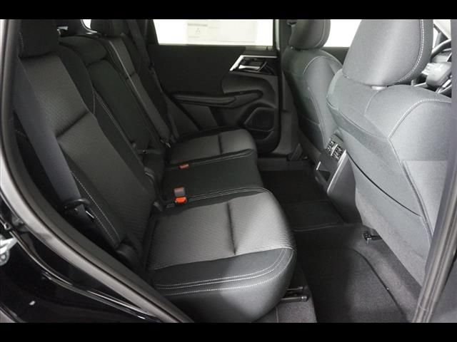 Used 2024 Mitsubishi Outlander ES AWD/4WD image 11