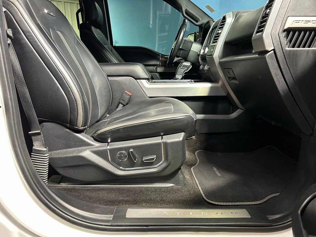 Used 2017 Ford F150 Platinum w/ Equipment Group 701A Luxury image 23