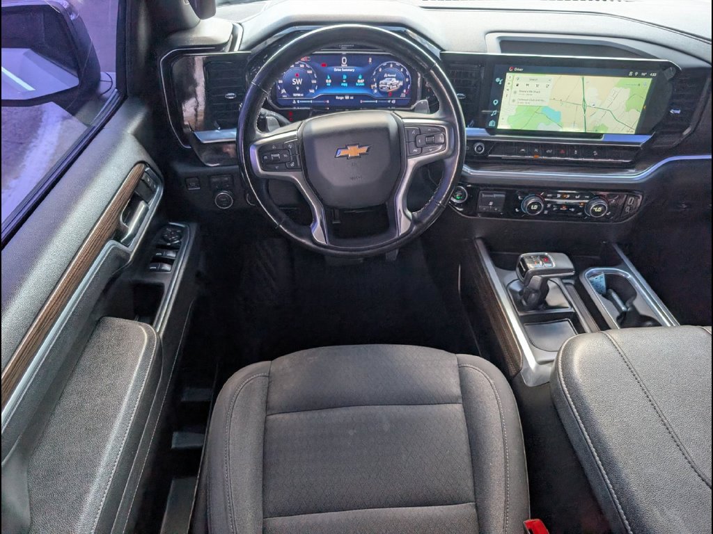 Used 2025 Chevrolet Silverado 1500 LT AWD/4WD image 11
