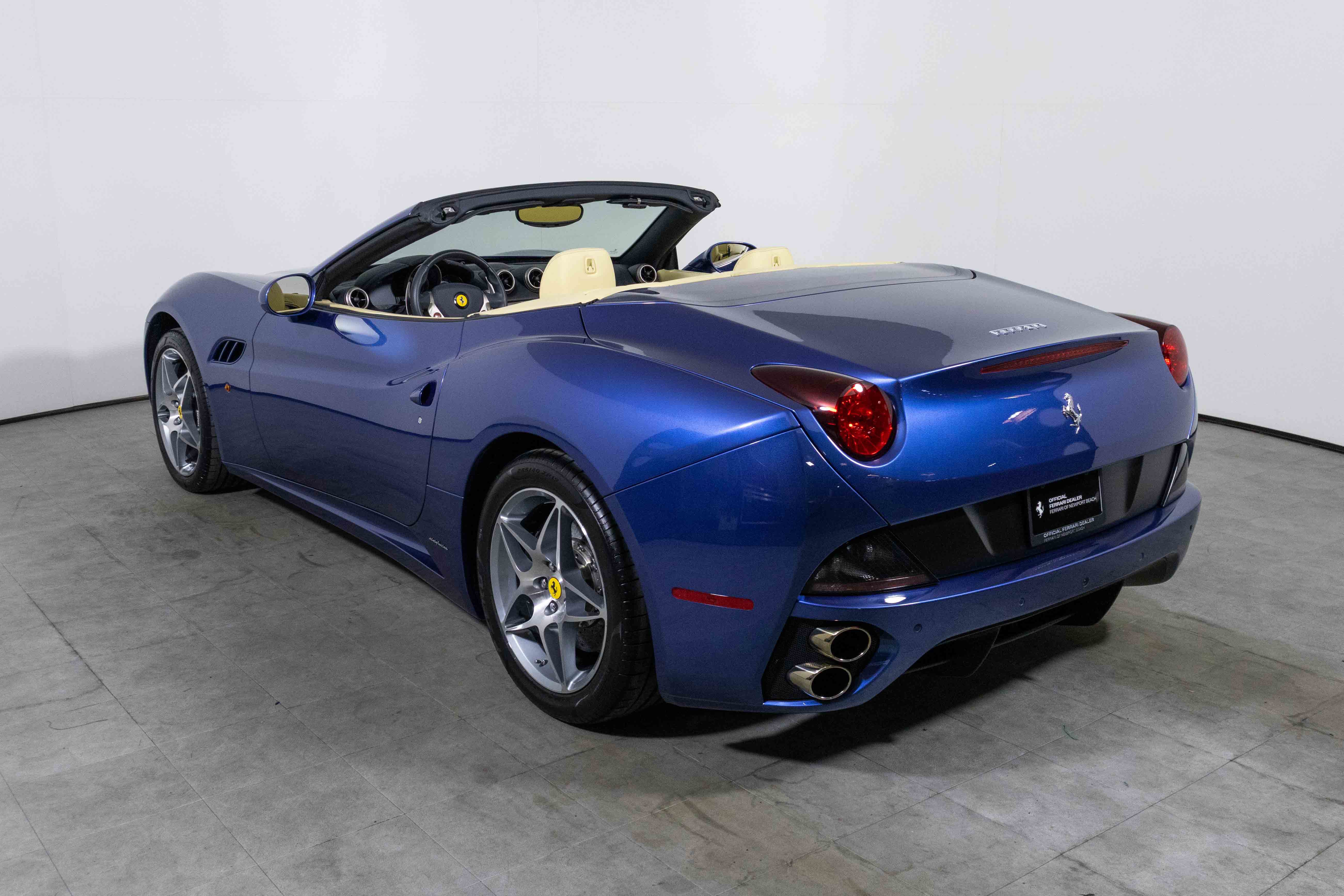 Used 2010 Ferrari California image 6